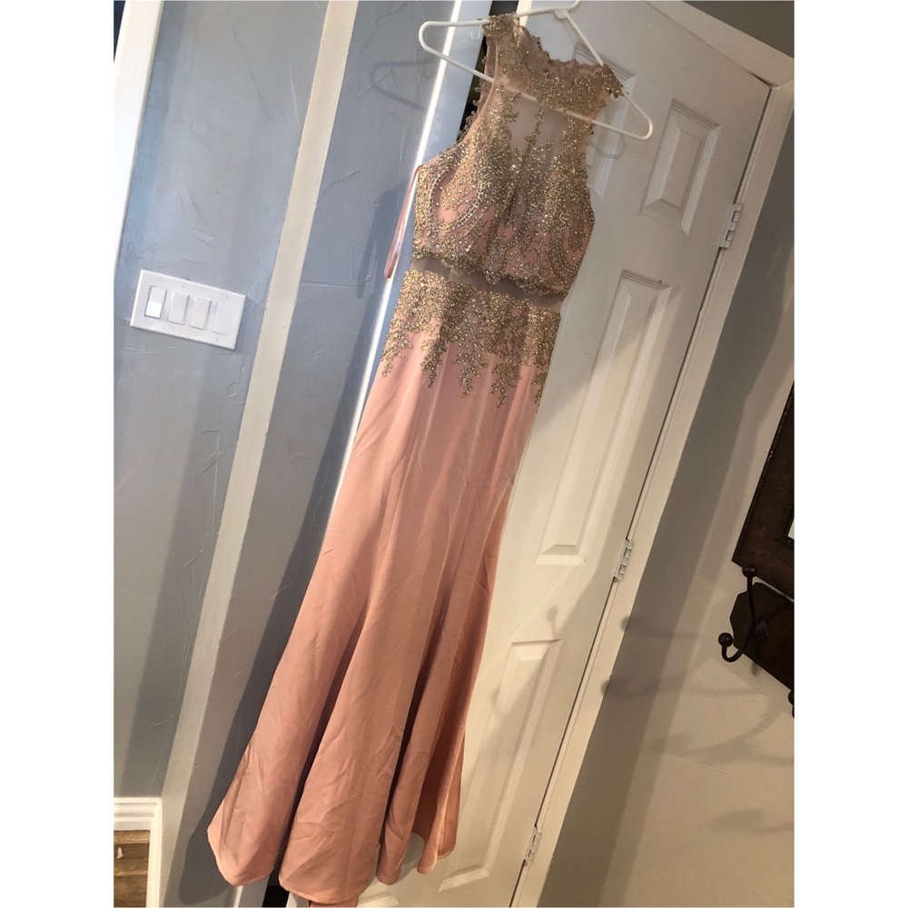 Elegancia Formal Wear